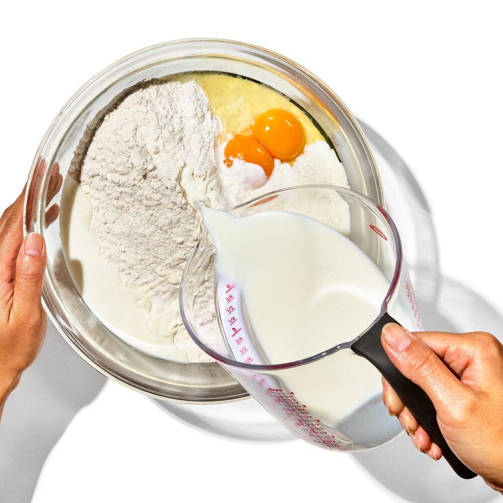 4-Cup Angled Measuring Cup J4
