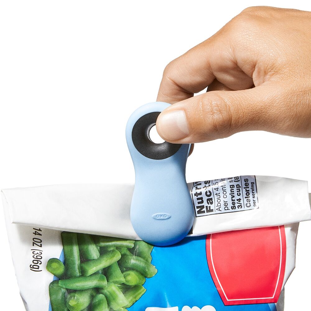 Magnetic All-Purpose Clips - 4-Pack - assorted colors U1