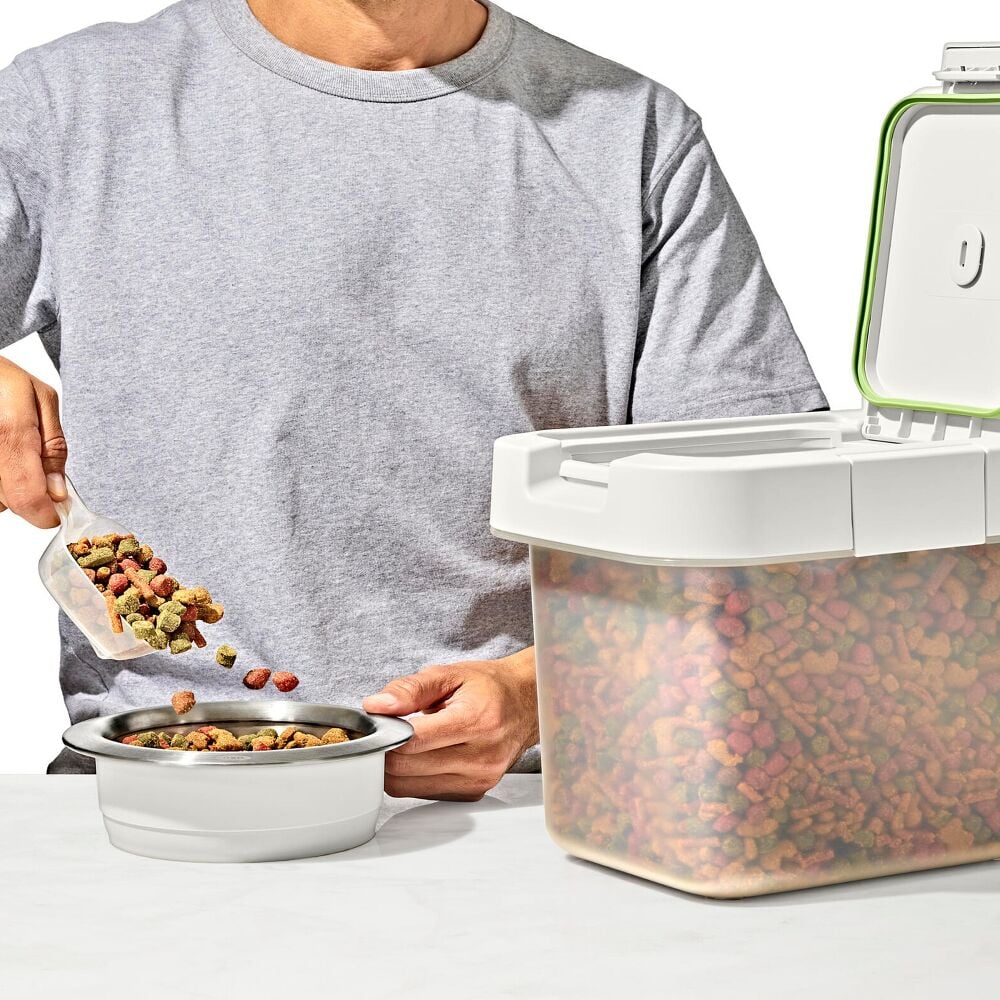 OXO Pet Airtight Food Container with Scoop — Small J0