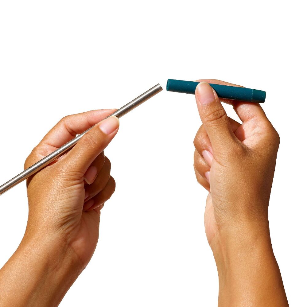 4-Piece Reusable Straw and Brush Set with Case Y0