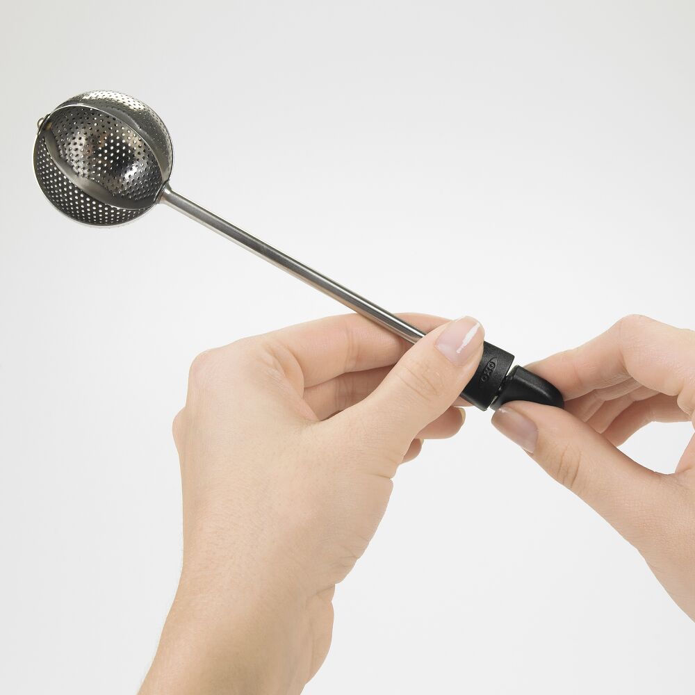 Twisting Tea Ball W9