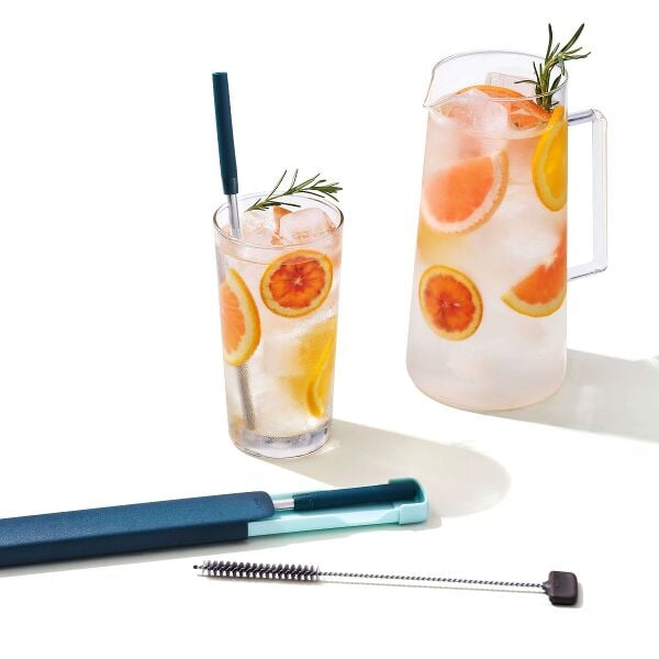 4-Piece Reusable Straw and Brush Set with Case Y0