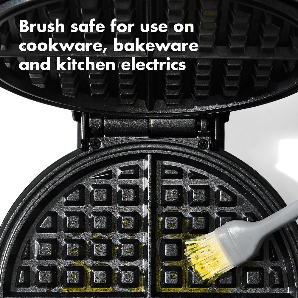 Glass Oil Bottle and Silicone Brush Set K6