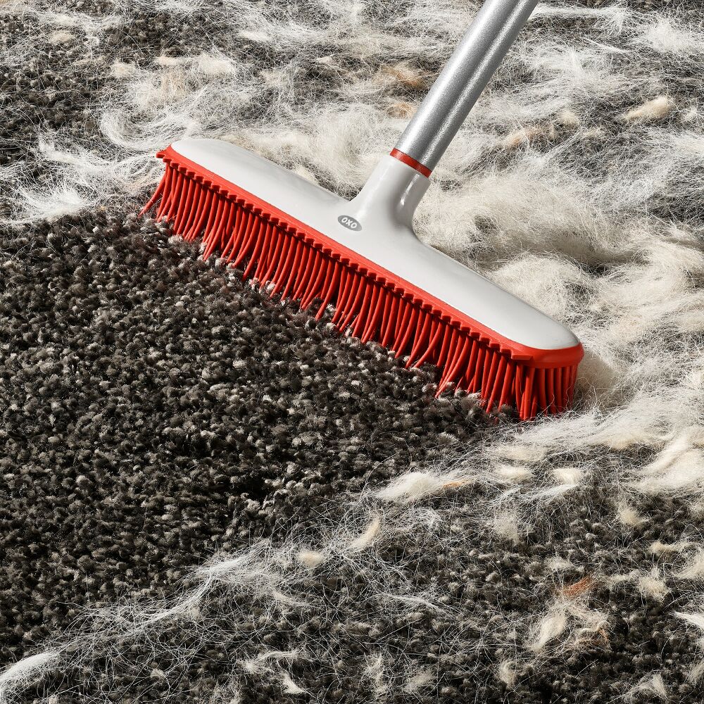 OXO Good Grips Fur Broom O7