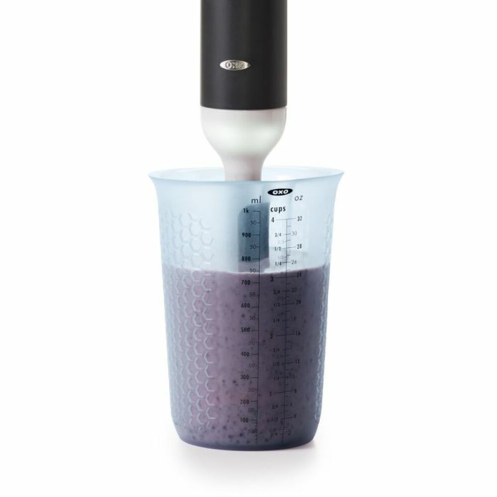 4 Cup Squeeze & Pour Measuring Cup B0