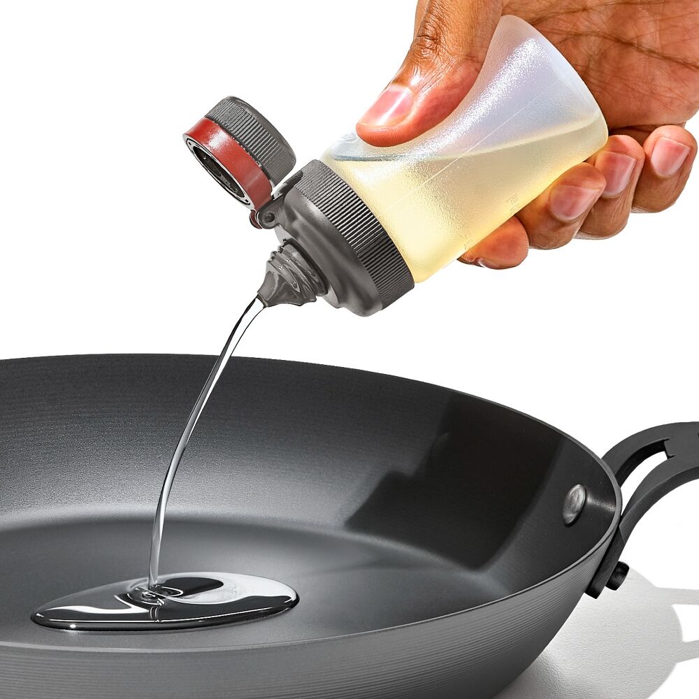 Outdoor 7-Piece Spice Shaker & Squeeze Bottle Set E1