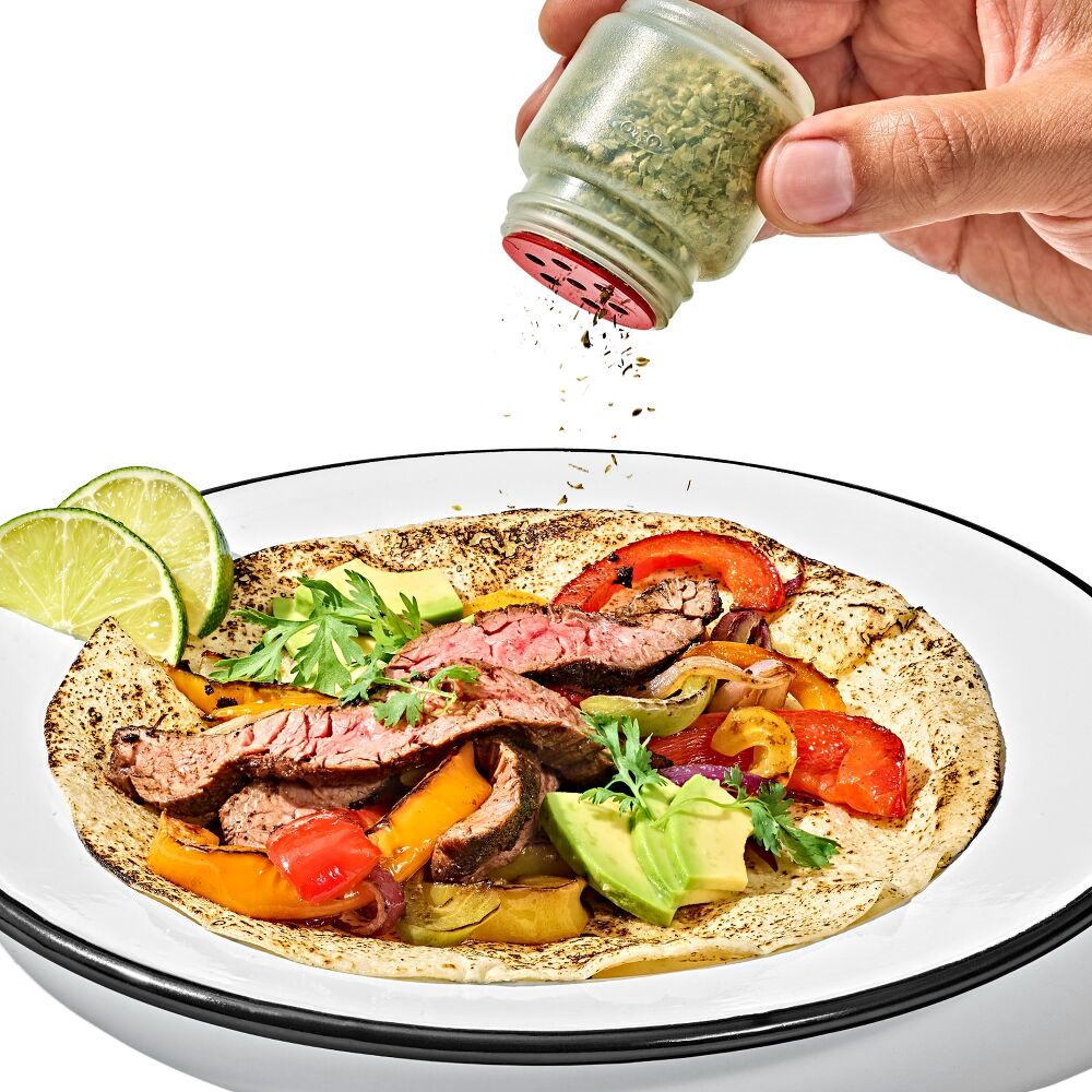 Outdoor 7-Piece Spice Shaker & Squeeze Bottle Set E1