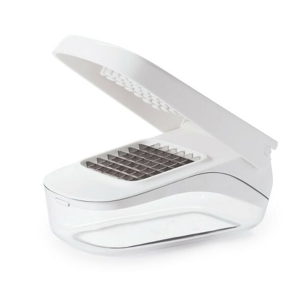 Vegetable Chopper with Easy-Pour Opening J3