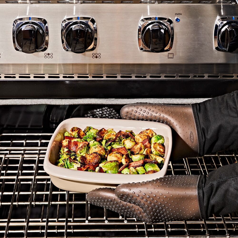 2 Qt Square Stoneware Baking Dish A0